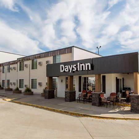 Days Inn by Wyndham Pierre Exterior foto