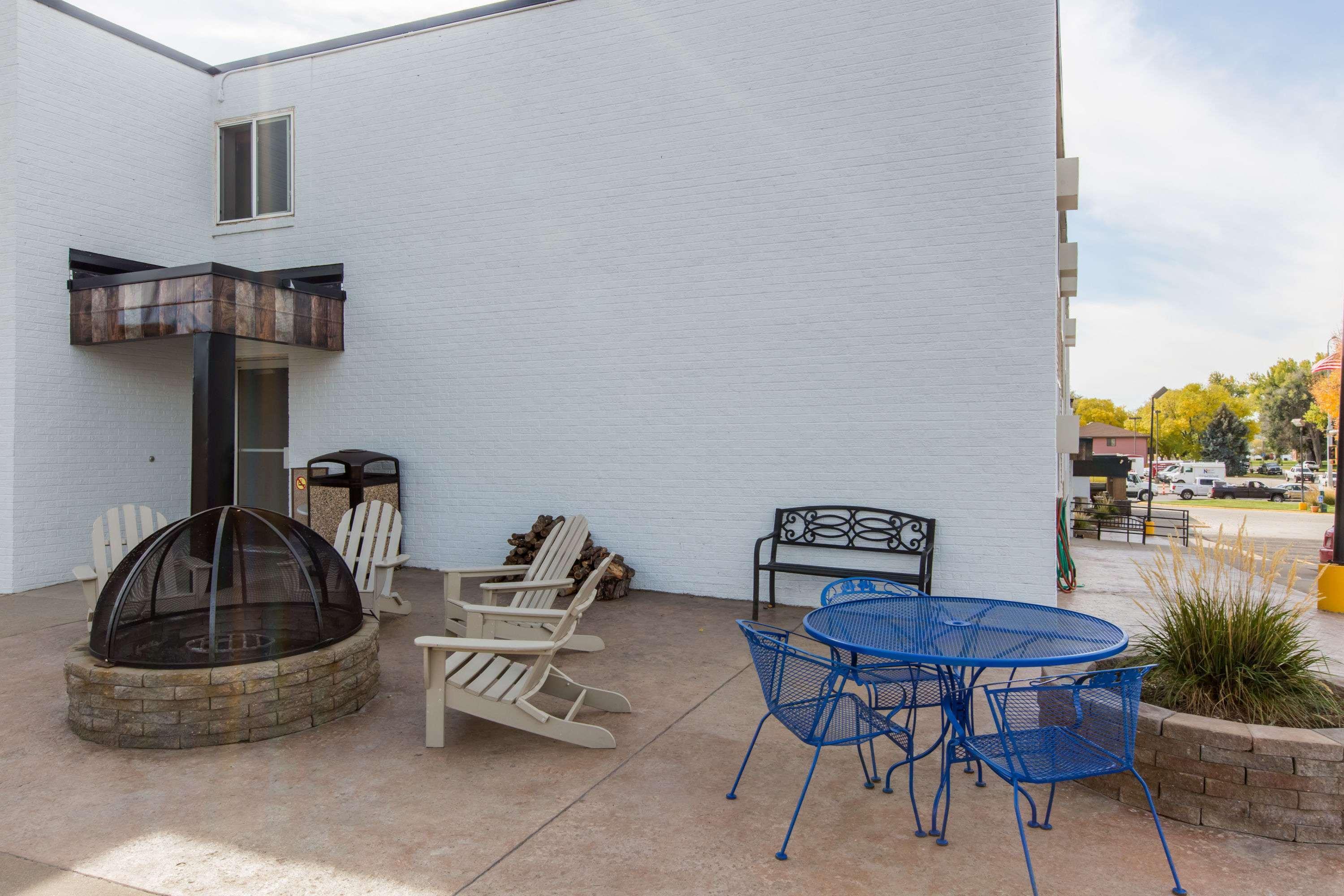 Days Inn by Wyndham Pierre Exterior foto